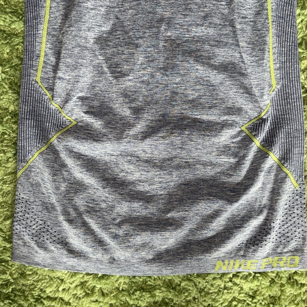 NIKE HOODIE PRO HYPERWARM LIMITLESS DARK GREY/HEATHER/VOLT/BLACK WOMEN - Picture 7 of 12
